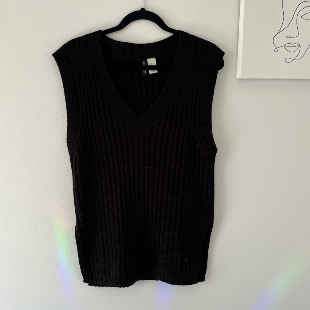 H&M black v neck vest